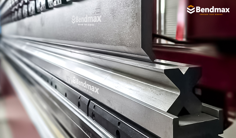 Como selecionar a ferramenta de dobradeira adequada com base na força de dobra