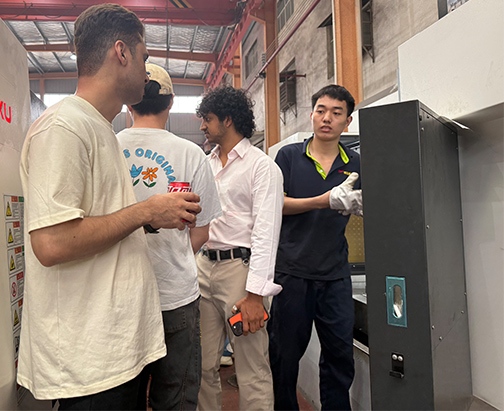 During the Bendmax Factory Tour, the Customer Gained a Deeper Understanding of Our Manufacturing Processes, Further Strengthening Their Confidence in Bendmax.